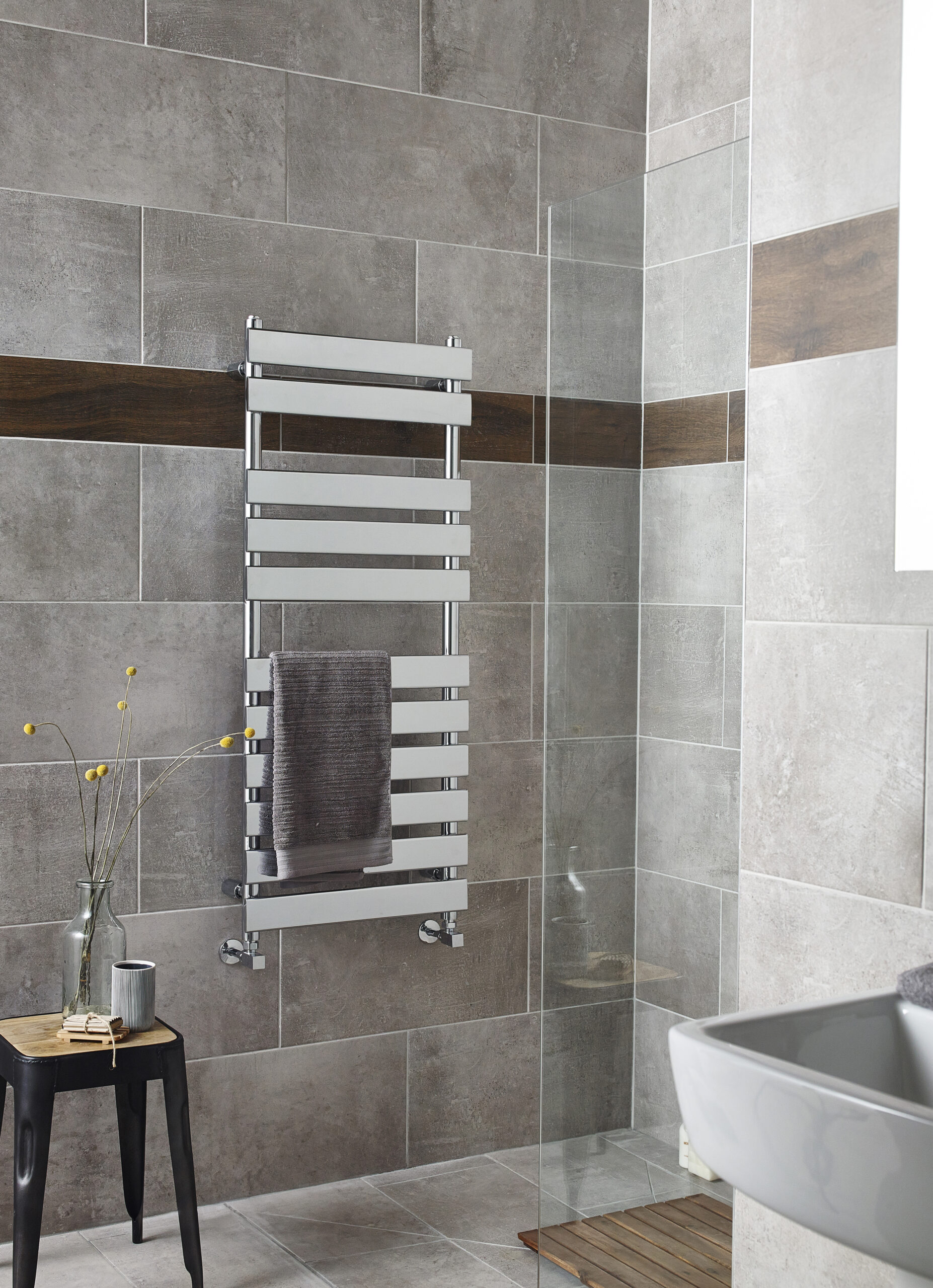 Hudson Reed Heated Towel Rail HL396 - Image 2